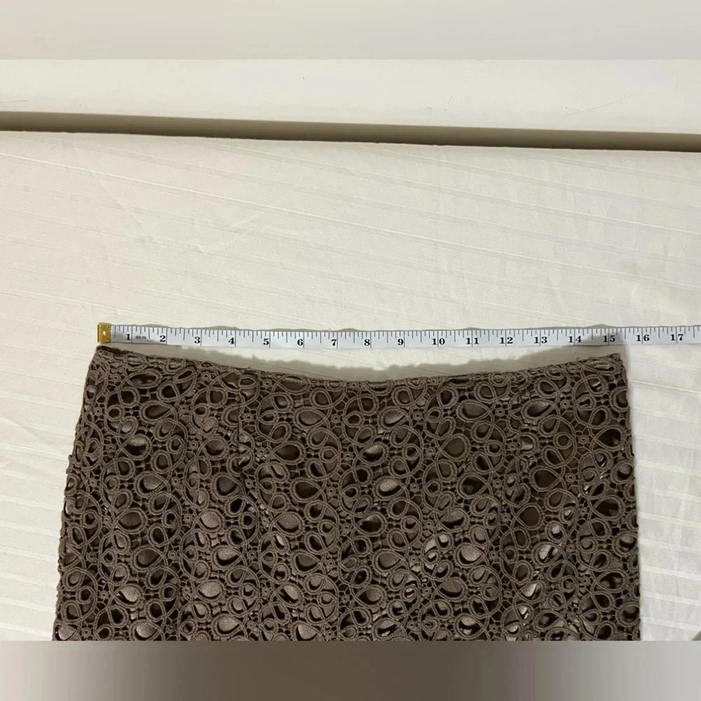 Jones New York lace skirt. Taupe Brown. Size 6. B1